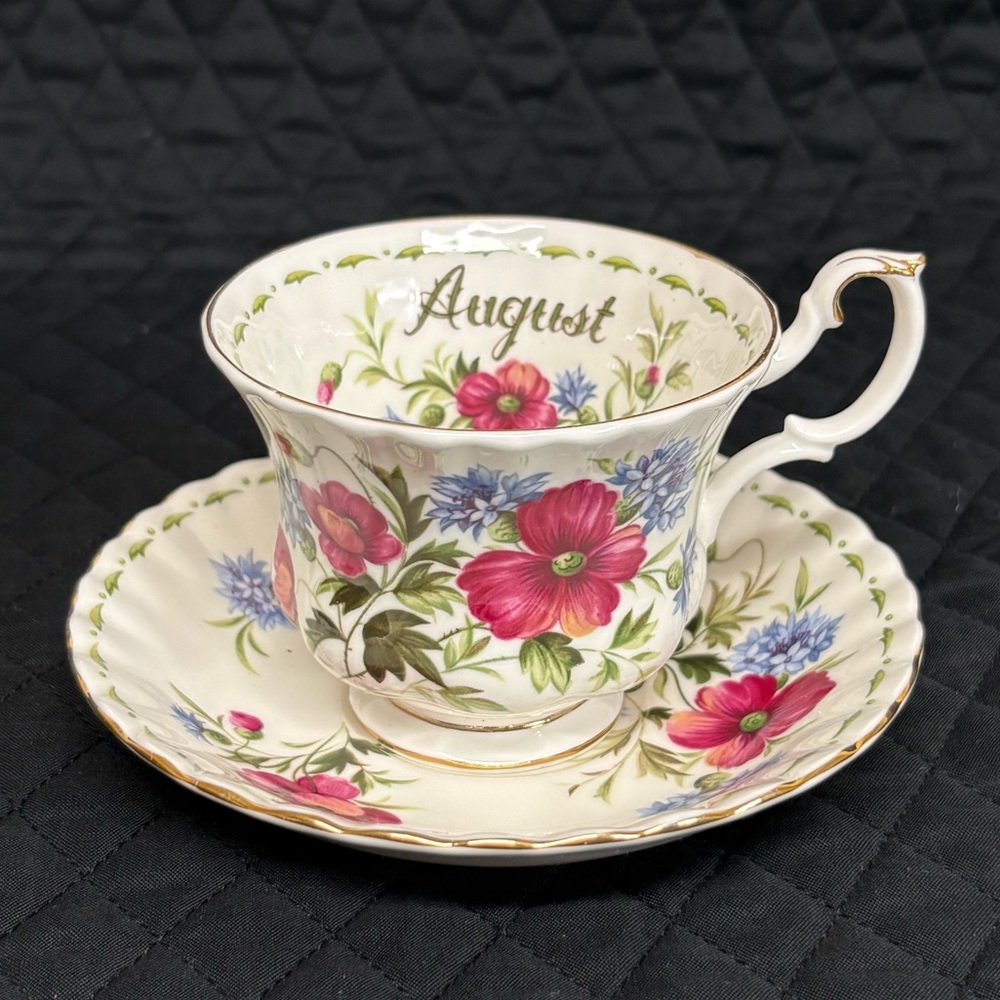 Royal Albert Bone China Flower of the Month August Poppy Teacup & Saucer - Picture 2 of 14